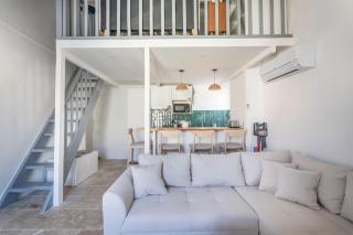 Standing - Central - Quartier des Artistes - Les Frères de la Loc' - 2