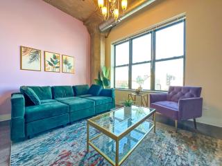 McCormick Place Skyline view 2br-2ba with Optional parking for 8 guests - Chicago - 3