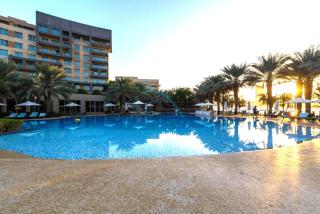Waterfront 2BR Apartment with Assistant Room in Dream Palm Residence, Palm Jumeirah by Deluxe Holiday Homes - Dubai - 3