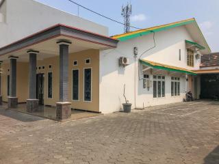 Guest House Shafira Syariah RedPartner - Mergosono - 2