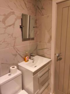 Sloane modern 2 bedroom seafront Apartment - 6