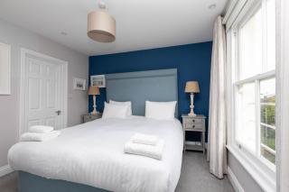 Spacious 3 Bedroom in Notting Hill with Balcony - London - 1