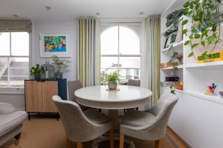 Spacious 3 Bedroom in Notting Hill with Balcony - London - 9