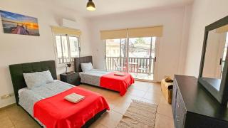 Sky Ward City Rooms, 150m from Chabad Lubavitch - Larnaca - 0