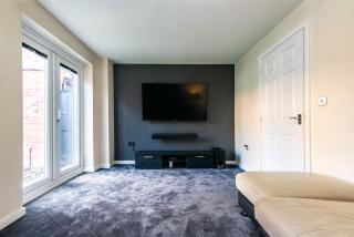 Convenient 2 Bedroom House Near Derby City Centre - - 2