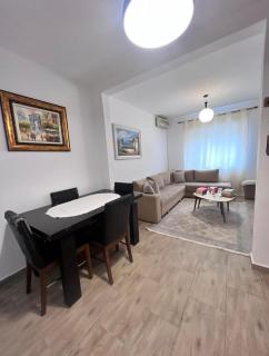 21 Dhjetori Apartment - Tirana - 4