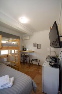 Birdhouse Apartment Athens - 2