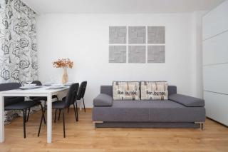 Modern Apartment in Warsaw Perfect for Remote Work by Noclegi Renters - Varsovia - 2
