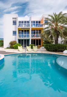 Modern Ground Level Condo, 2 bedrooms, Direct pool access - Palm-Eagle Beach - 8