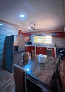 Accra-5Bedroom-3Bathroom-PrivateParking - Trofwi - 9