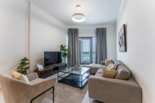 Enjoy Clear Skies 1BR with Burj Khalifa Views - 8