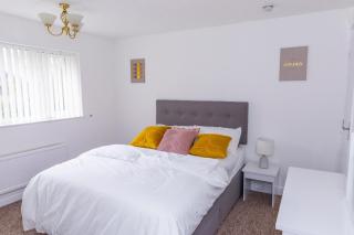 A stunning Four Bed House in Posh Oadby Leicester - Leicester - 1