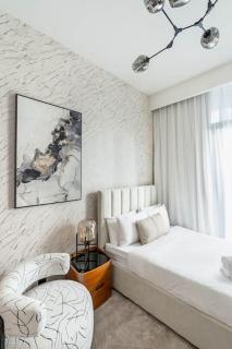 Nasma Luxury Stays - Trendy & Stylish Living Studio at Azizi Riviera 41 - 5
