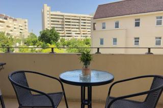 Spacious 1 BR Apt in Motor City - Sherlock House 2 by Vibel - Dubai - 4