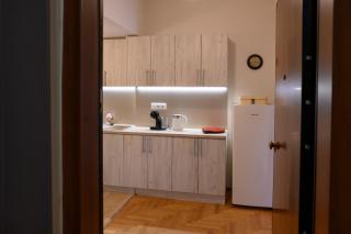 Athenian Artistic Apt Lycabettus View - 4