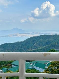 The Two Captain's Place - Tagaytay Prime Residences 19th floor TAAL VIEW - Tagaytay - 0