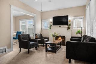 Entire Spacious Home Near DC - 4