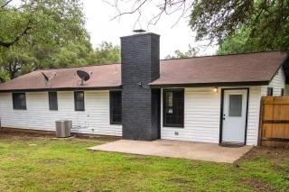 Home with Huge Fenced Yard - San Antonio - 4