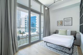 Frank Porter - DEC Tower 3 - Dubai - 4