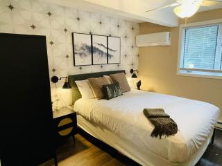 Comfortable Cozy Conway Hideaway that Sleeps 8 Pet Friendly - 8