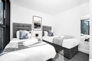 City Centre Townhouse - Three Bedrooms - Garage - Garden - Balcony 19L - Birmingham - 9
