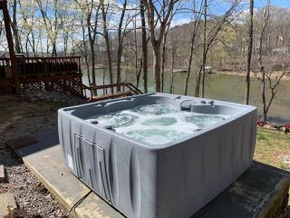 Beautiful Waterfront with Dock Firepit Hot tub - Cadiz - 9