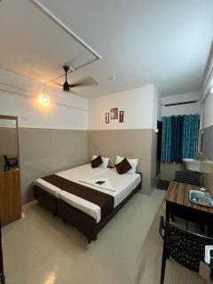Priya lodge - Kozhikode - 4