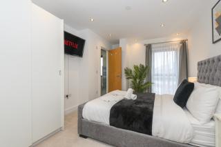 Luxury 3-Bed, 3-Bath Penthouse - Leeds City Centre - underground parking - Leeds - 8