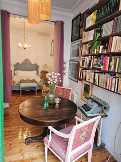 Room in Apartment - Spectacular Room With Balcony In The City Centre - 4