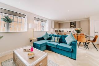 Duplex Stylish Balcony Parking City Pad WiFi Families Contractors - Birmingham - 5
