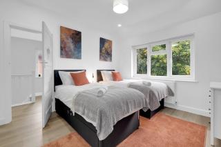 Inspira Stays - Spacious Modern House in Leicester - Free Parking - Xbox, Table Football & Smart TV - Braunstone - 8