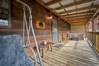 Sweet Little Honeymoon Cabin - 5