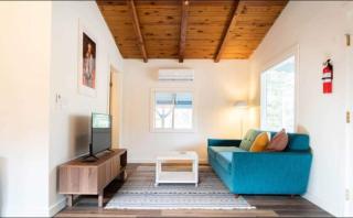 Hanky Panky Romantic Cabin - 1