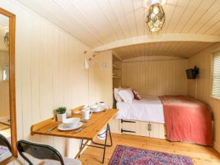 Mitford Gypsy Hut - 4