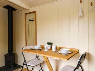 Mitford Gypsy Hut - 8
