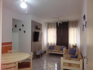 Praia Enseada - Apto 03 Quartos - 02 Vagas na Garagem - Com Elevador - 550M da Areia - 7