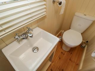 Mitford Gypsy Hut - 2