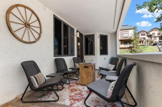 Whiskey Ridge - Spacious Mountain Modern Condo - Easy Walk to Base, Two Patios, 2 Main Suites, Grill! - 3