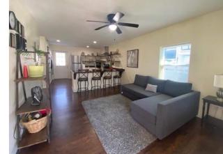Bicycle Bungalow Cottage - Granbury - 5