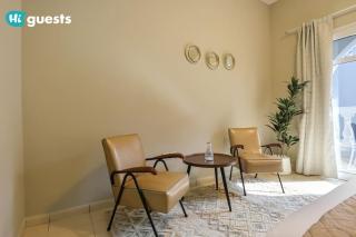 HiGuests - Experience Luxury 1BR Living at Autumn-1A in JVC - Dubai - 4