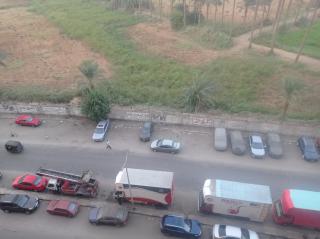شقه تطل على فيو أخضر قريب من كافه المزارات السياحيه - Il Cairo - 4