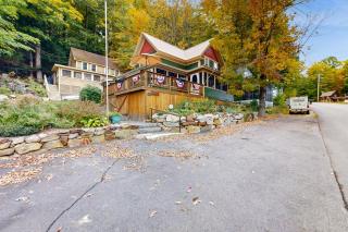 Lazy Loon Cottage - 1