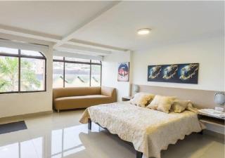 Hotel California Blue Renovado - 0