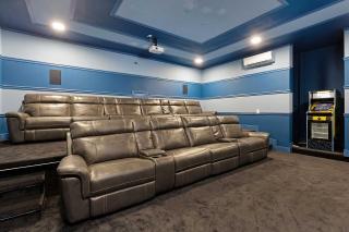 Villa with Fashionista BR, Theater, Arcade & Spa Pool - Kissimmee - 5