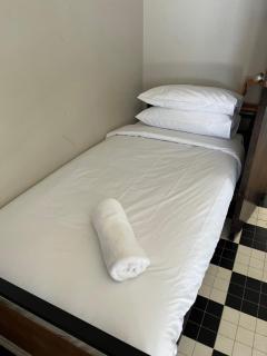 Stanmore Bay Log Cabin - short walk to beach - Stanmore Bay - 4