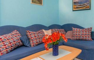 1 Bedroom Awesome Apartment In Turanj - Turanj - 9