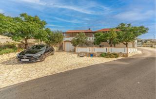 Awesome Apartment In Kustici With Wifi - Kustići - 4