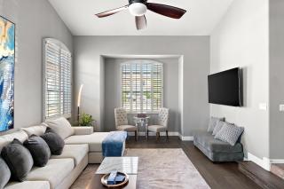 Elegant Scottsdale Desert Retreat with Private Pool, Hot Tub, Game Room, and Family-Friendly Amenities - Scottsdale - 9