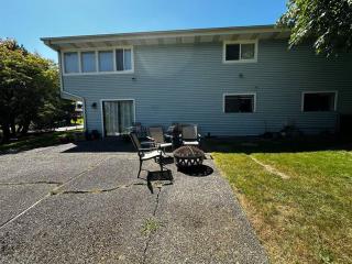 Furnished Basement Apartment - 4