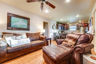 Cabin with Pool Access - Walk to Table Rock Lake! - Lampe - 7